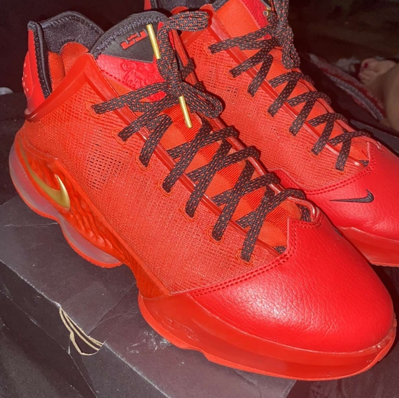 Lebron 19 Low "Light Crimson" - Picture 3 of 4